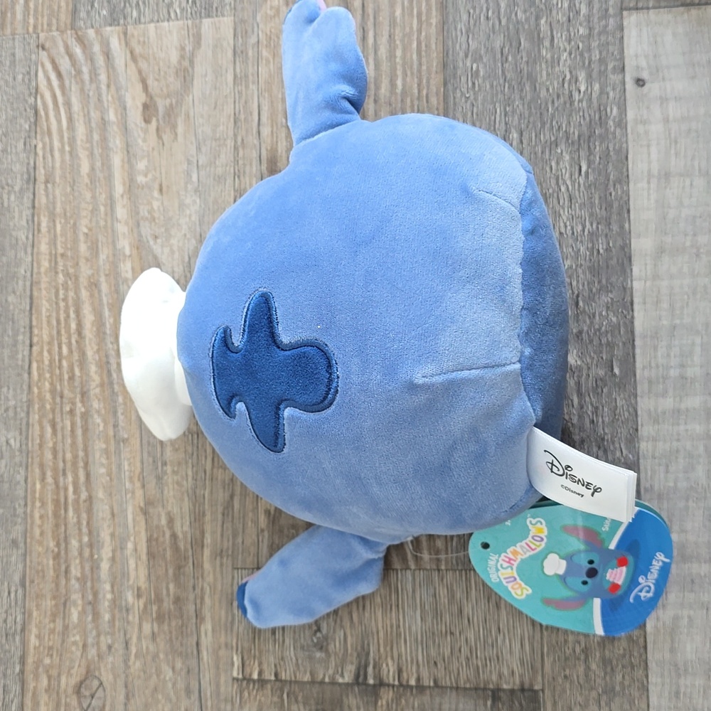 DISNEY'🧑‍🍳 7" Chef Stitch w Cake, Chef Hat & Red Oven‎ Mitts Squishmallow NWT - Picture 4 of 5